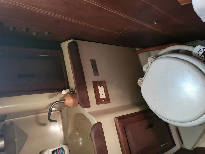 Slide: The Image of Ericson 25+ 1982 - 15