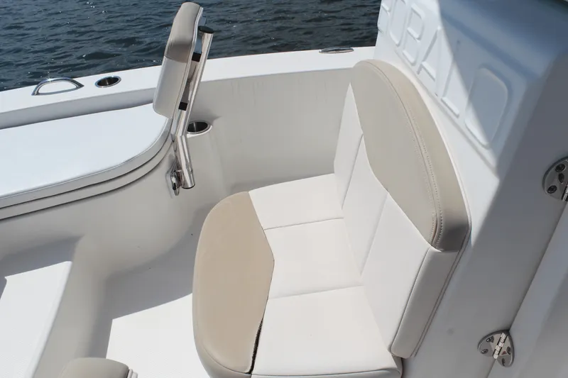 Slide: The Image of Robalo 226 CAYMAN 2017 - 10