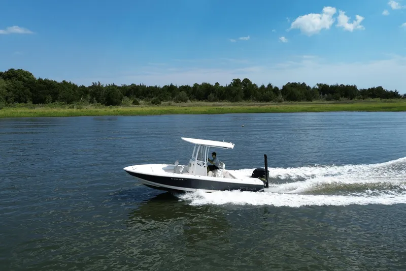 Slide: The Image of Robalo 226 CAYMAN 2017 - 18