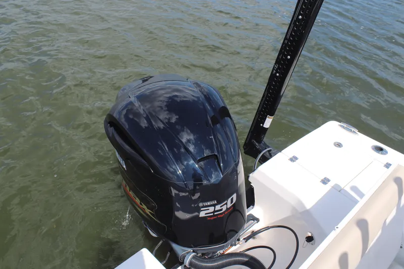 Slide: The Image of Robalo 226 CAYMAN 2017 - 4