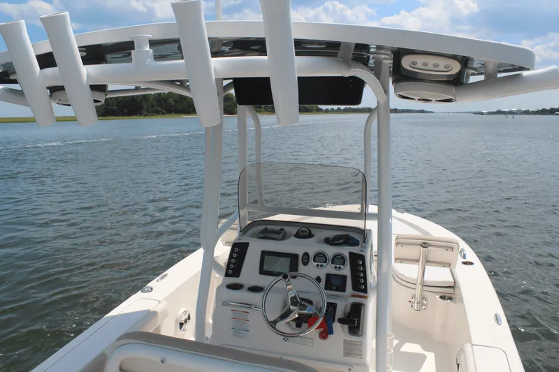 Slide: The Image of Robalo 226 CAYMAN 2017 - 5