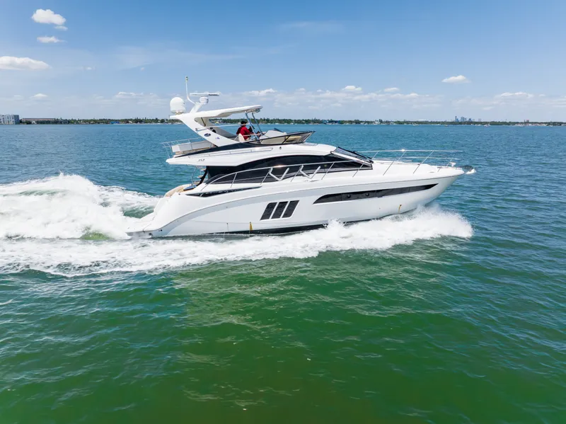 Slide: The Image of Sea Ray 510 FLY 2016 - 47
