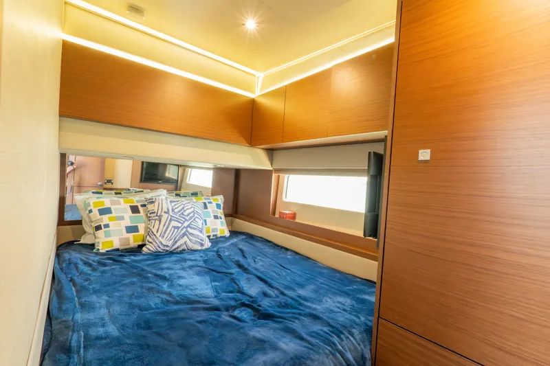 Slide: The Image of Sea Ray 510 FLY 2016 - 45