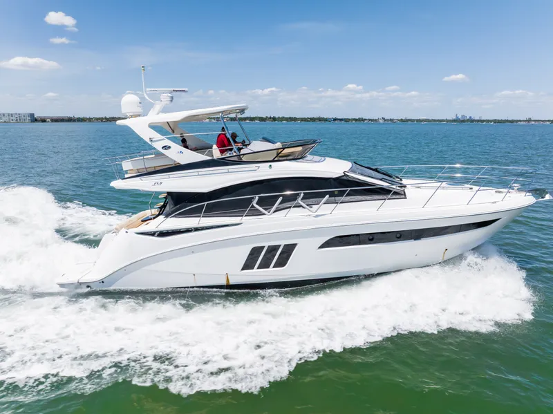 Slide: The Image of Sea Ray 510 FLY 2016 - 6