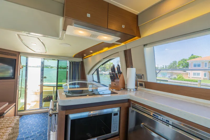 Slide: The Image of Sea Ray 510 FLY 2016 - 12