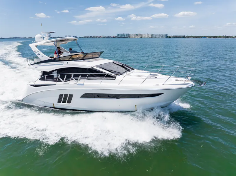 Slide: The Image of Sea Ray 510 FLY 2016 - 5