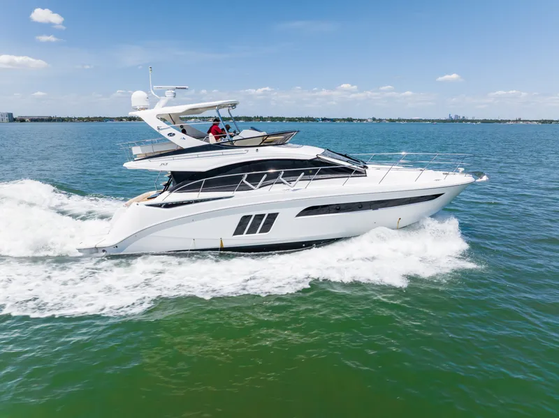 Slide: The Image of Sea Ray 510 FLY 2016 - 49