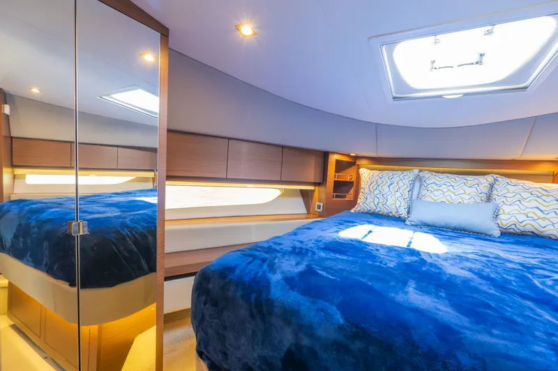 Slide: The Image of Sea Ray 510 FLY 2016 - 22