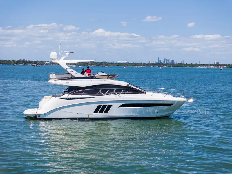 The Image of Sea Ray 510 FLY 2016 - undefined