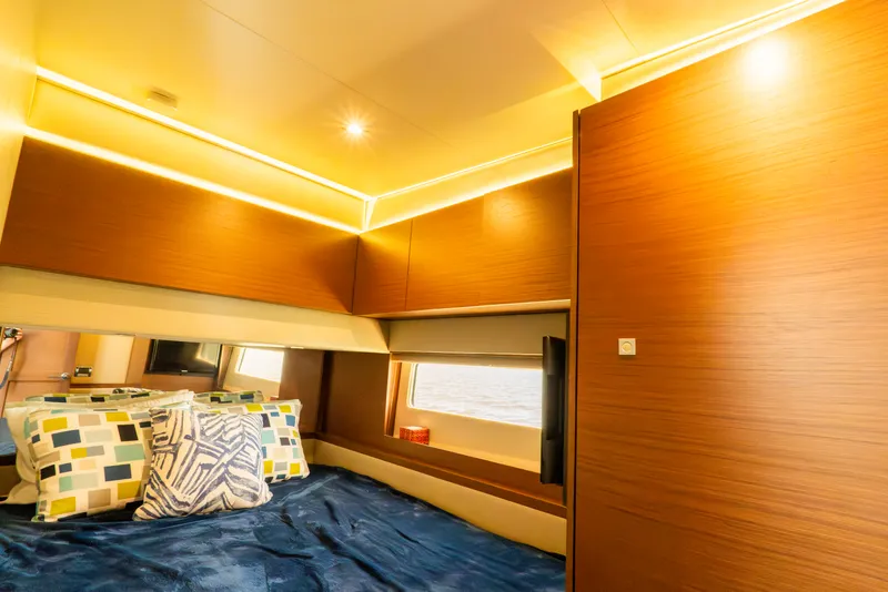 Slide: The Image of Sea Ray 510 FLY 2016 - 46
