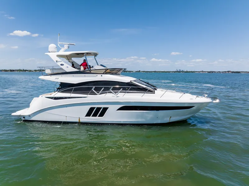 Slide: The Image of Sea Ray 510 FLY 2016 - 48