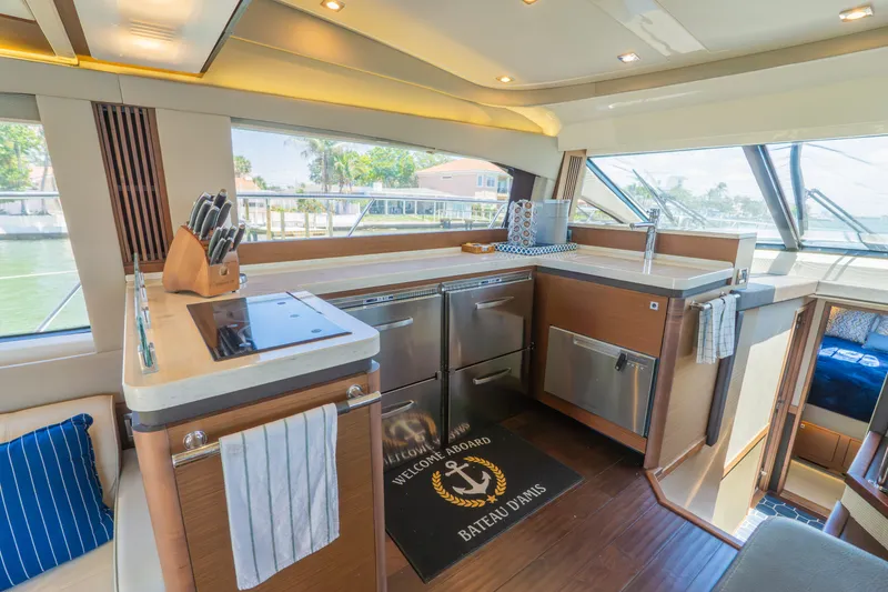 Slide: The Image of Sea Ray 510 FLY 2016 - 9
