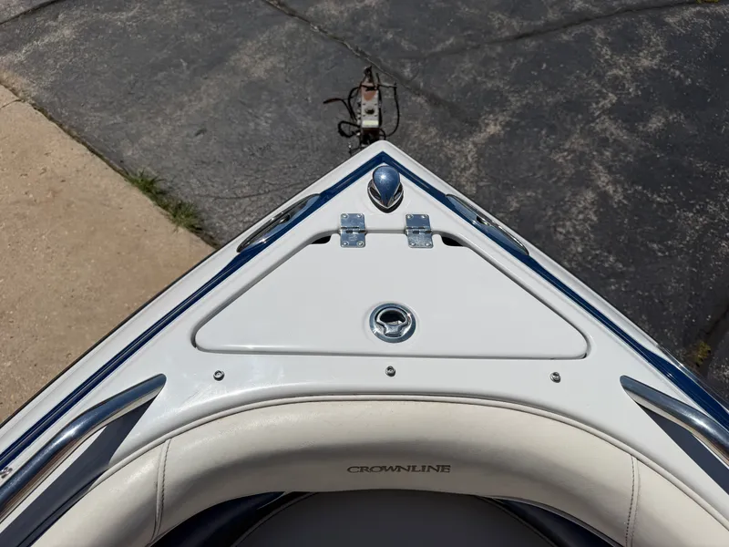 Slide: The Image of Crownline Boats 202BR 2002 - 35