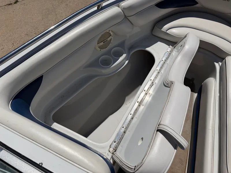 Slide: The Image of Crownline Boats 202BR 2002 - 33