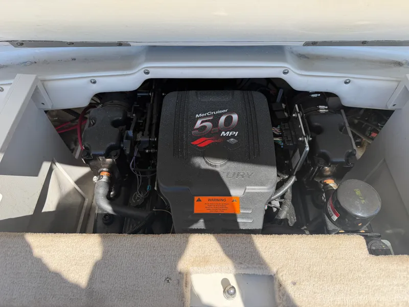Slide: The Image of Crownline Boats 202BR 2002 - 14