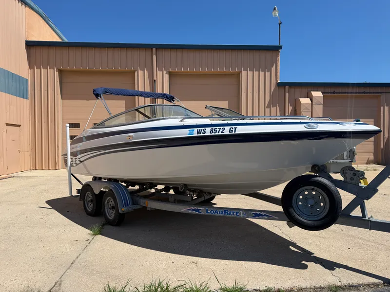 Slide: The Image of Crownline Boats 202BR 2002 - 5