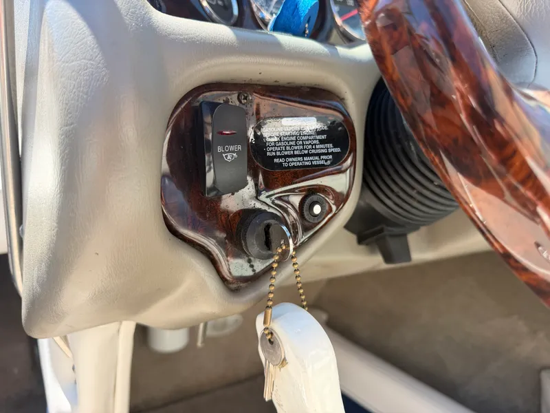 Slide: The Image of Crownline Boats 202BR 2002 - 29