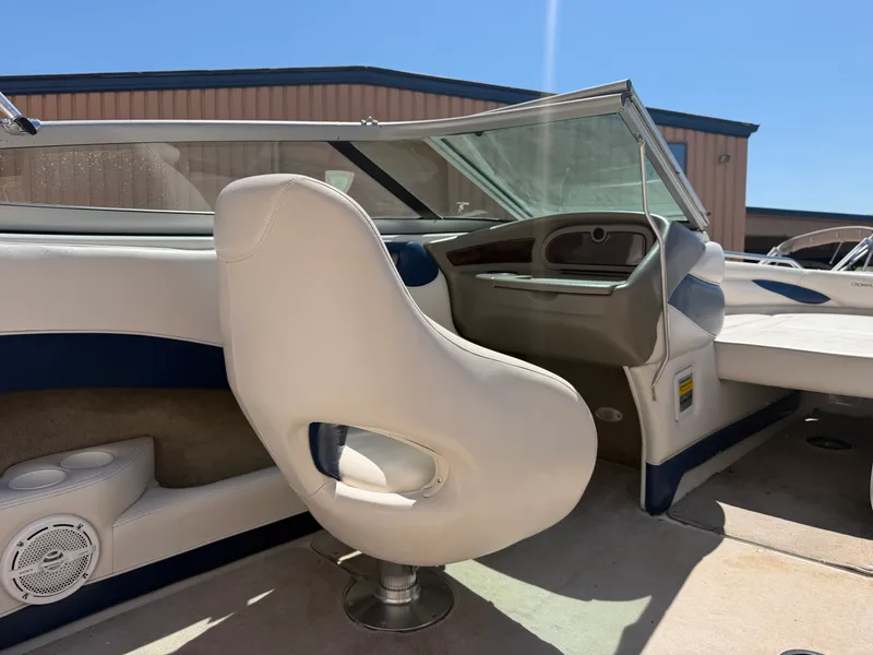 Slide: The Image of Crownline Boats 202BR 2002 - 19