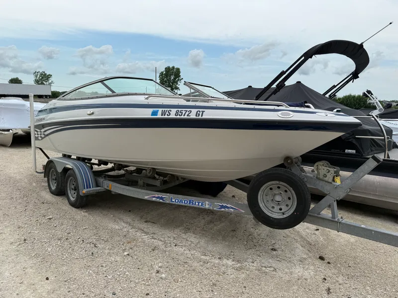 The Image of Crownline Boats 202BR 2002 - 0
