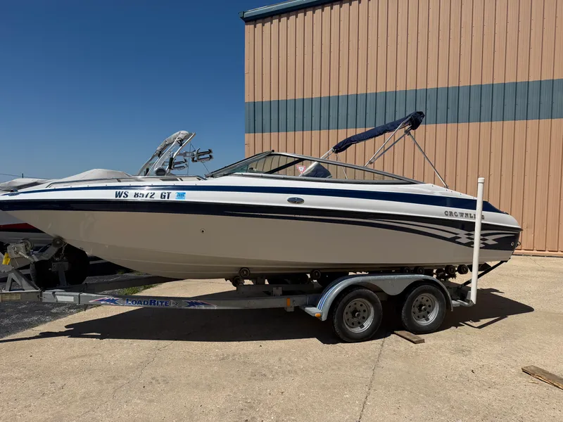 The Image of Crownline Boats 202BR 2002 - 0