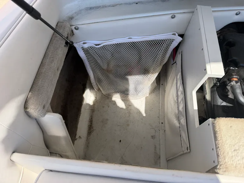 Slide: The Image of Crownline Boats 202BR 2002 - 15