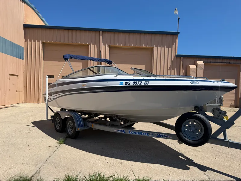 Slide: The Image of Crownline Boats 202BR 2002 - 4