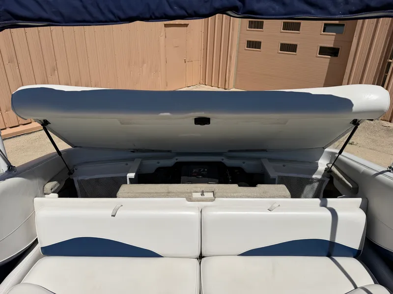 Slide: The Image of Crownline Boats 202BR 2002 - 13