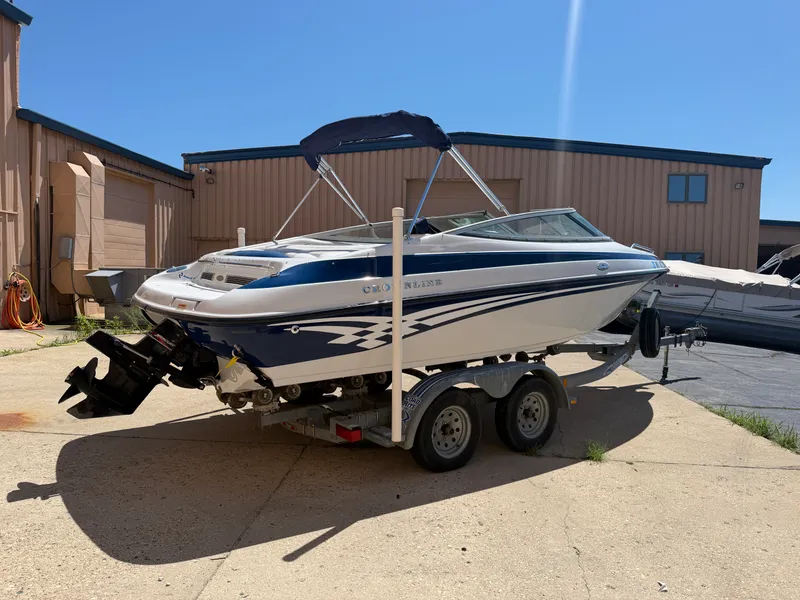 Slide: The Image of Crownline Boats 202BR 2002 - 6