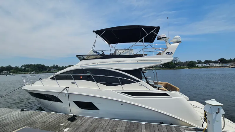 Slide: The Image of Sea Ray 400 FLY 2018 - 2