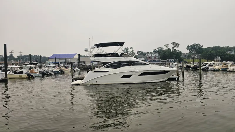 Slide: The Image of Sea Ray 400 FLY 2018 - 56