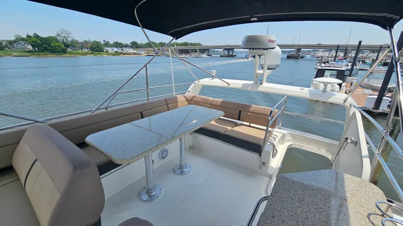 Slide: The Image of Sea Ray 400 FLY 2018 - 10
