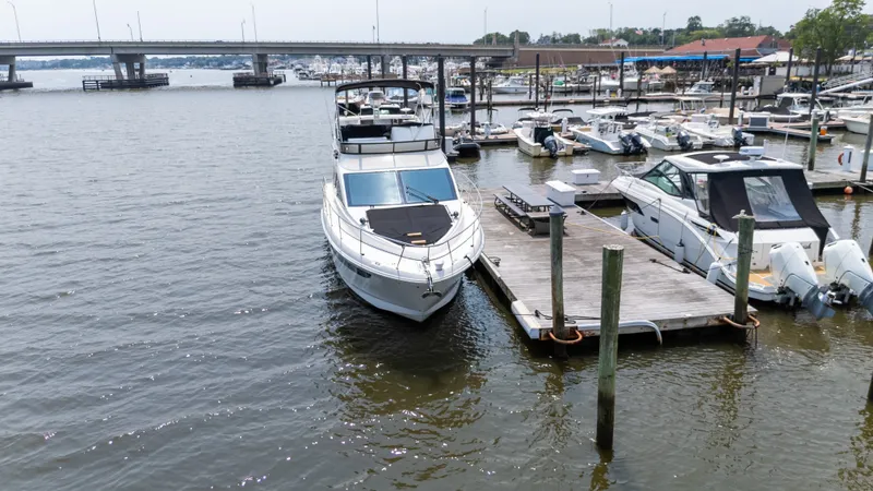 Slide: The Image of Sea Ray 400 FLY 2018 - 7