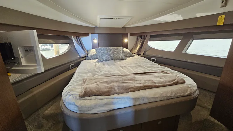 Slide: The Image of Sea Ray 400 FLY 2018 - 40