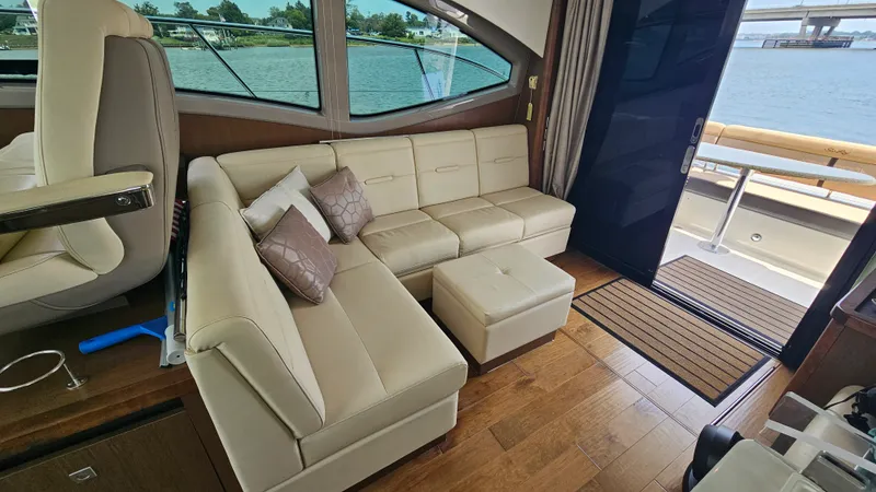 Slide: The Image of Sea Ray 400 FLY 2018 - 24