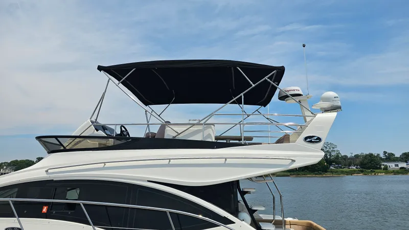Slide: The Image of Sea Ray 400 FLY 2018 - 3