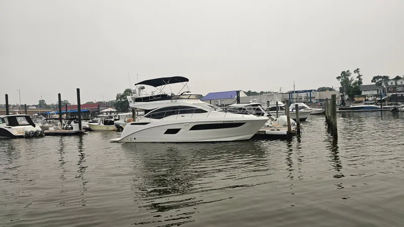 Slide: The Image of Sea Ray 400 FLY 2018 - 57