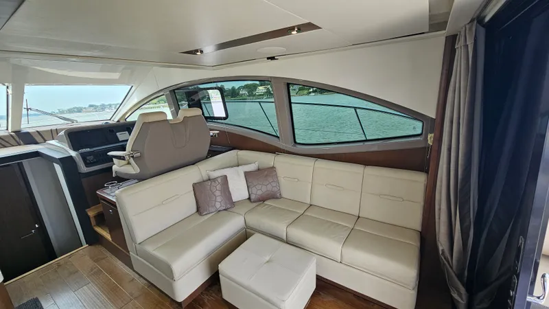Slide: The Image of Sea Ray 400 FLY 2018 - 25