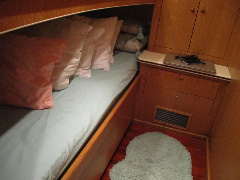 Slide: The Image of Custom Carolina 53 Sculley 2008 - 105