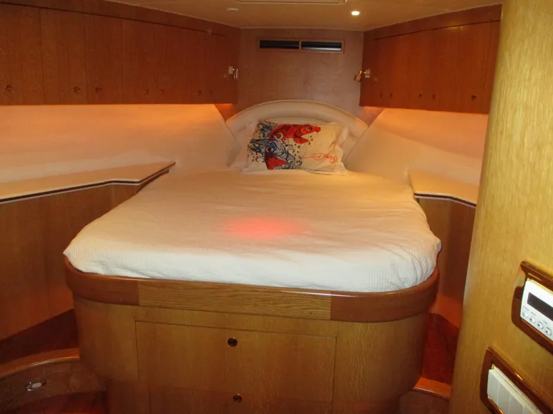 Slide: The Image of Master Queen Bed - 110