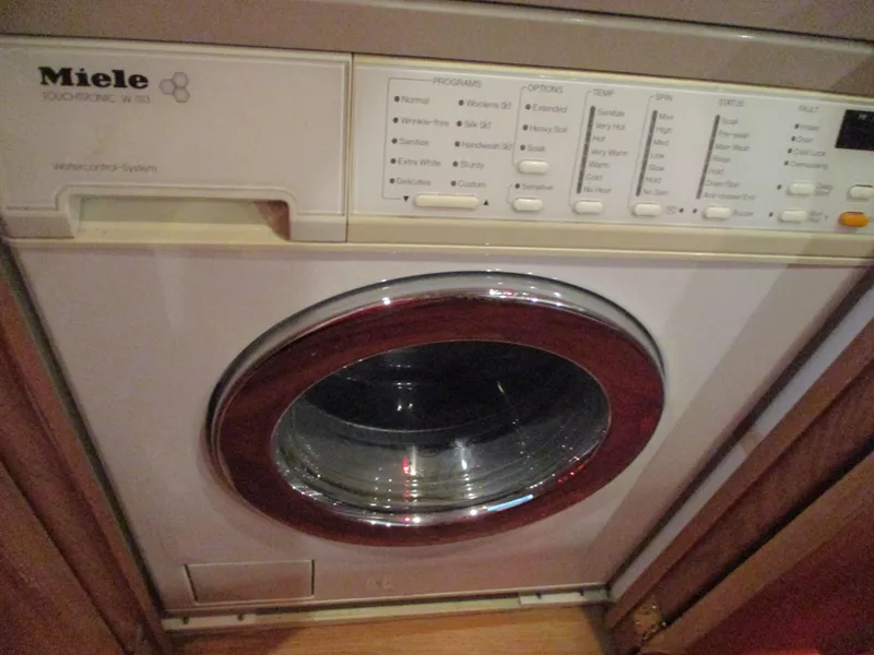 Slide: The Image of Custom Carolina 53 Sculley 2008 - 122