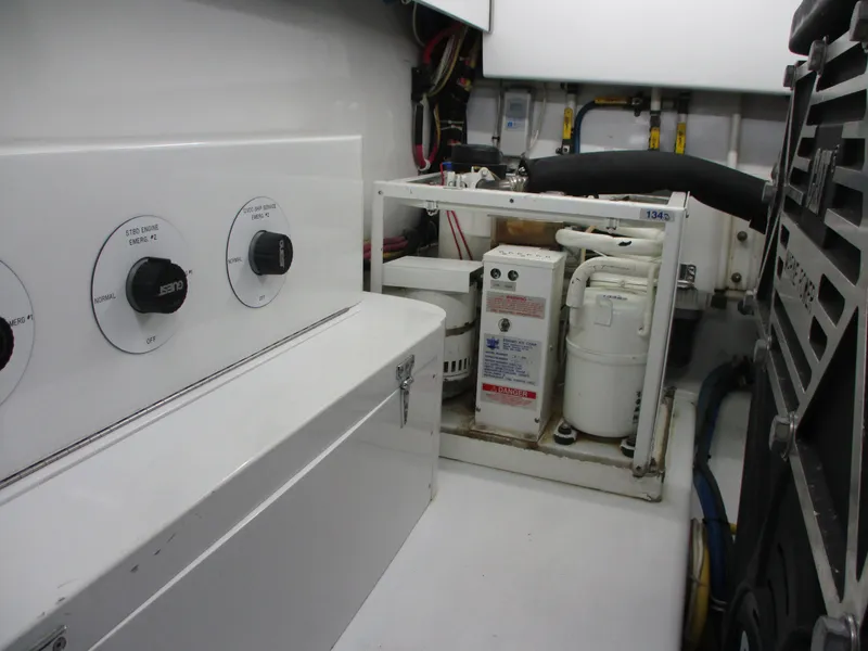 Slide: The Image of Custom Carolina 53 Sculley 2008 - 135