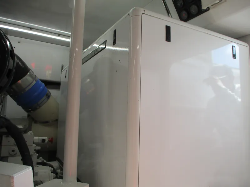 Slide: The Image of Custom Carolina 53 Sculley 2008 - 153