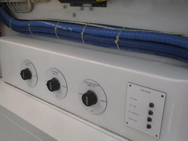 Slide: The Image of Custom Carolina 53 Sculley 2008 - 164