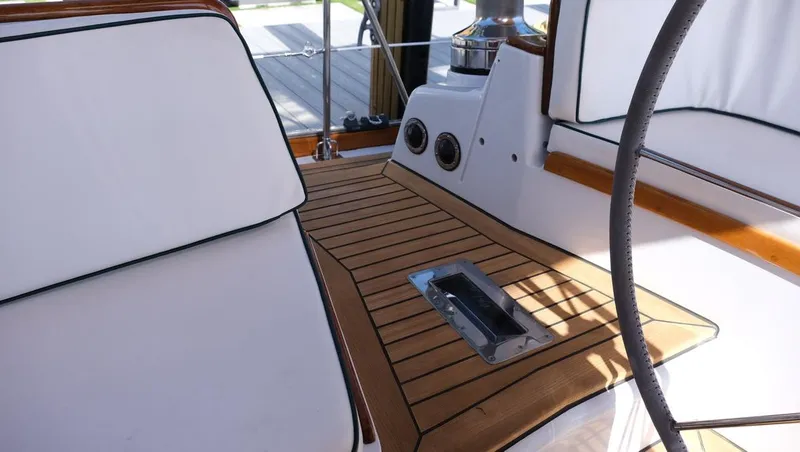 Slide: The Image of Little Harbor 54 1989 - 68