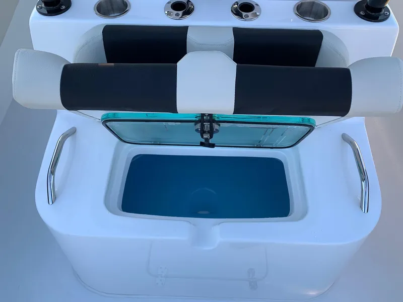 Slide: The Image of 2024 Cape Horn 32T boat livewell and rod holders. - 16