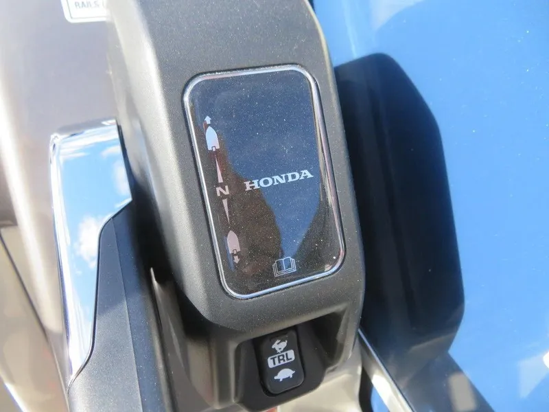 Slide: The Image of Close-up of Honda throttle control on 2022 Coach Pontoons 241 RFC. - 20