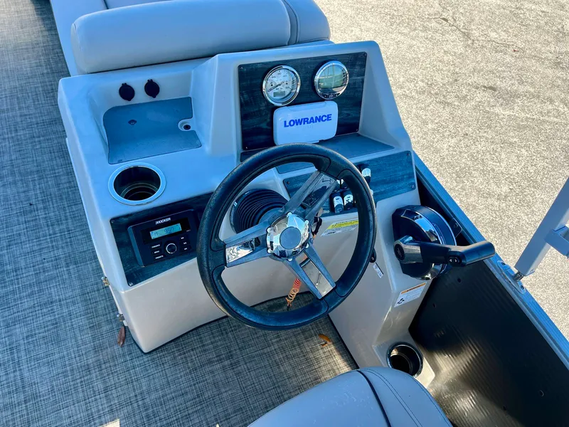 Slide: The Image of Harris 230 Cruiser 2023 - 11