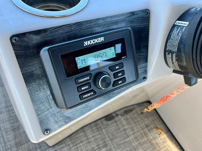 Slide: The Image of Harris 230 Cruiser 2023 - 12