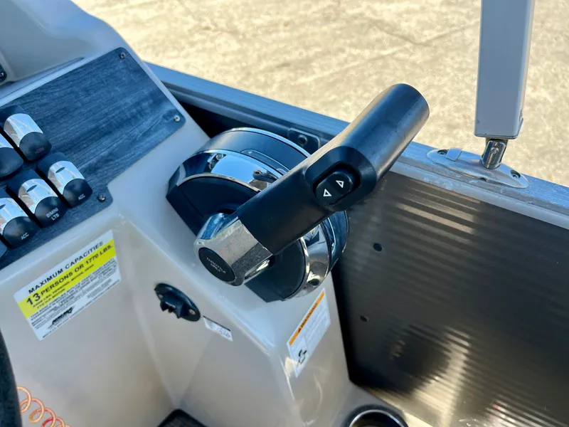 Slide: The Image of Harris 230 Cruiser 2023 - 15