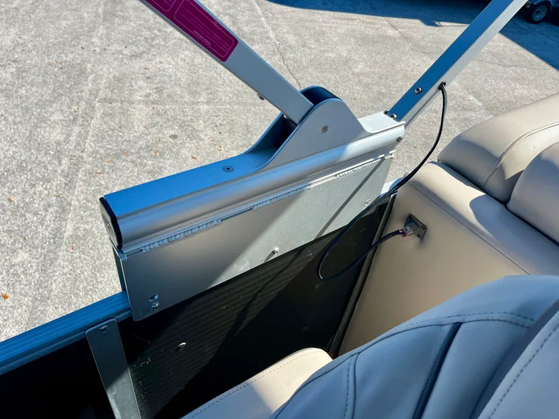 Slide: The Image of Harris 230 Cruiser 2023 - 16